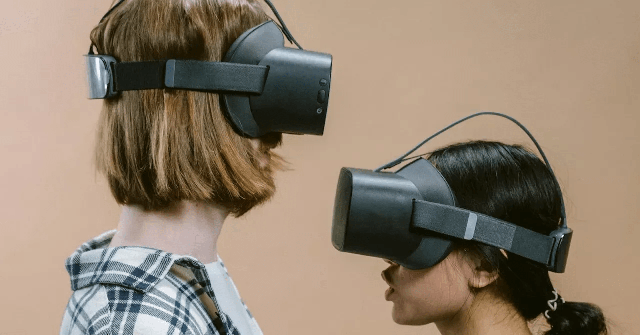 Virtual reality experiments reveal how identity and bias intertwine.