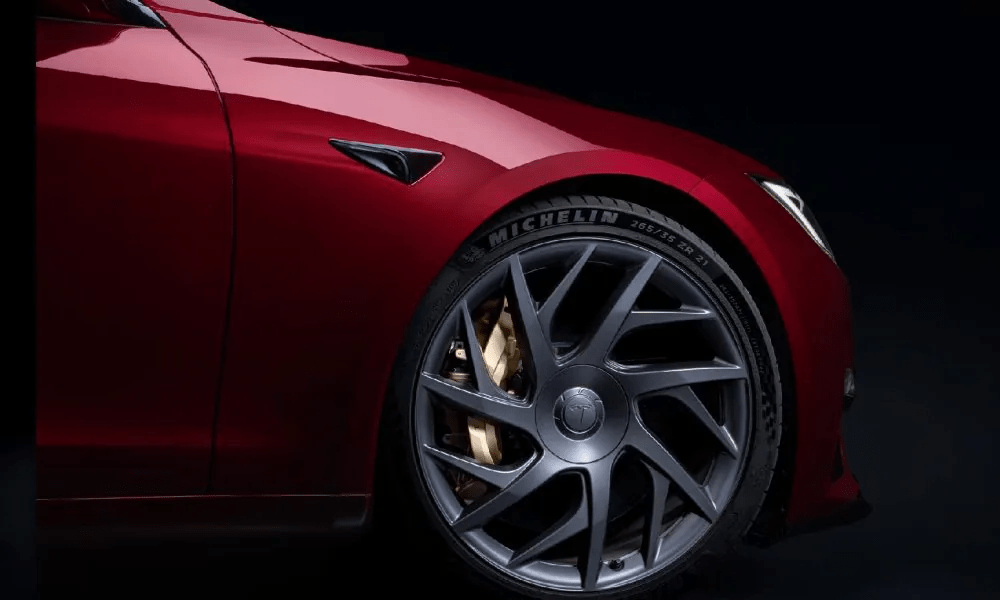 Tesla Signature Model S, X owners get hit with crazy no-resale clause