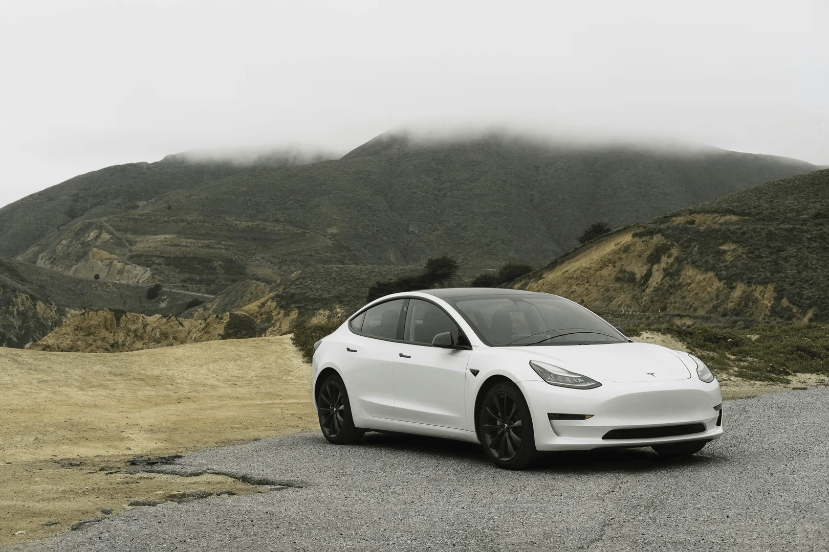 Tesla Faces Fresh Scrutiny as Door Handle Lawsuit Raises New Safety Questions