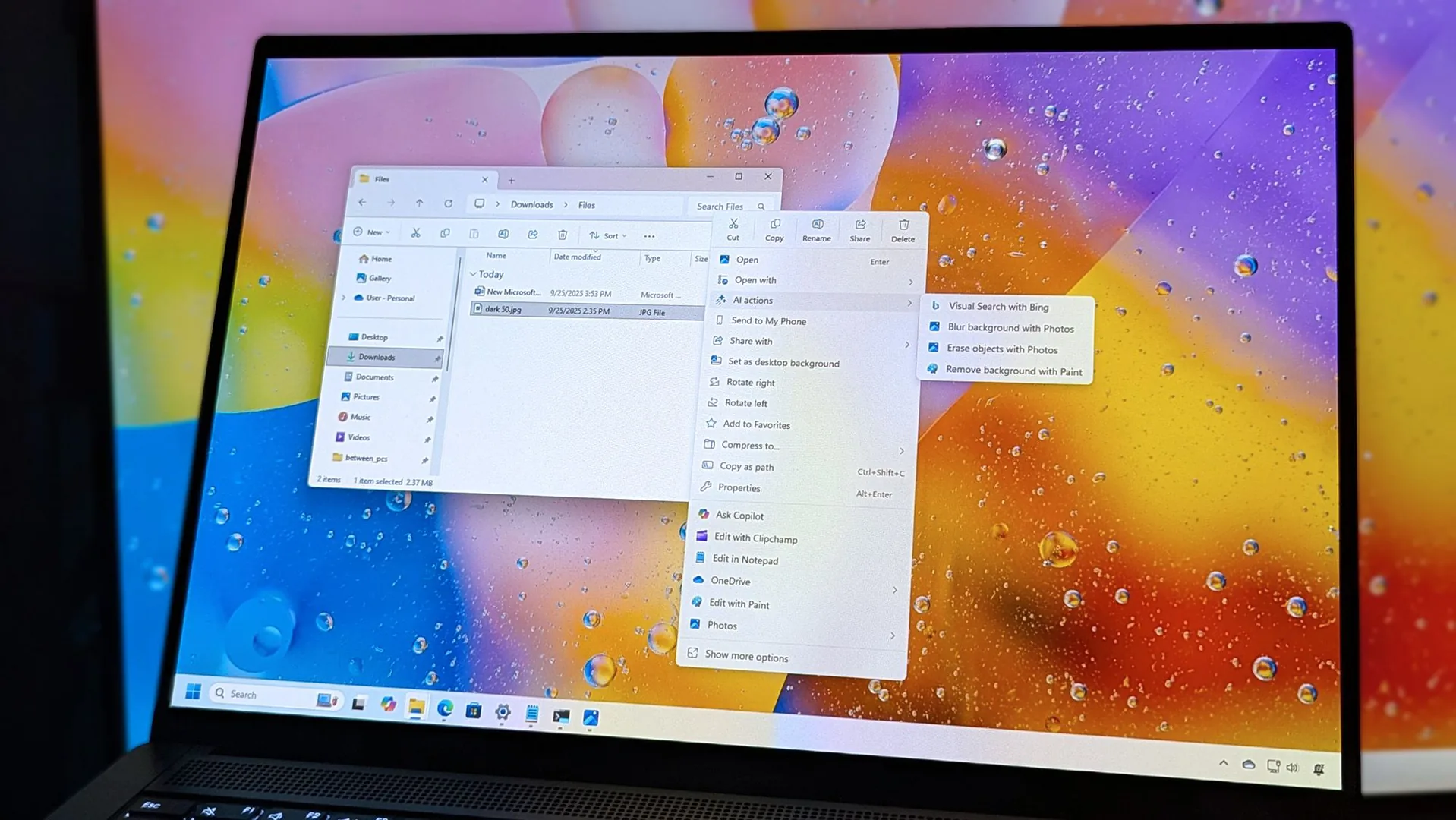 Microsoft has been trying to fix Windows 11’s annoying white flash bug in File Explorer for over 2 years: Has it finally done it?