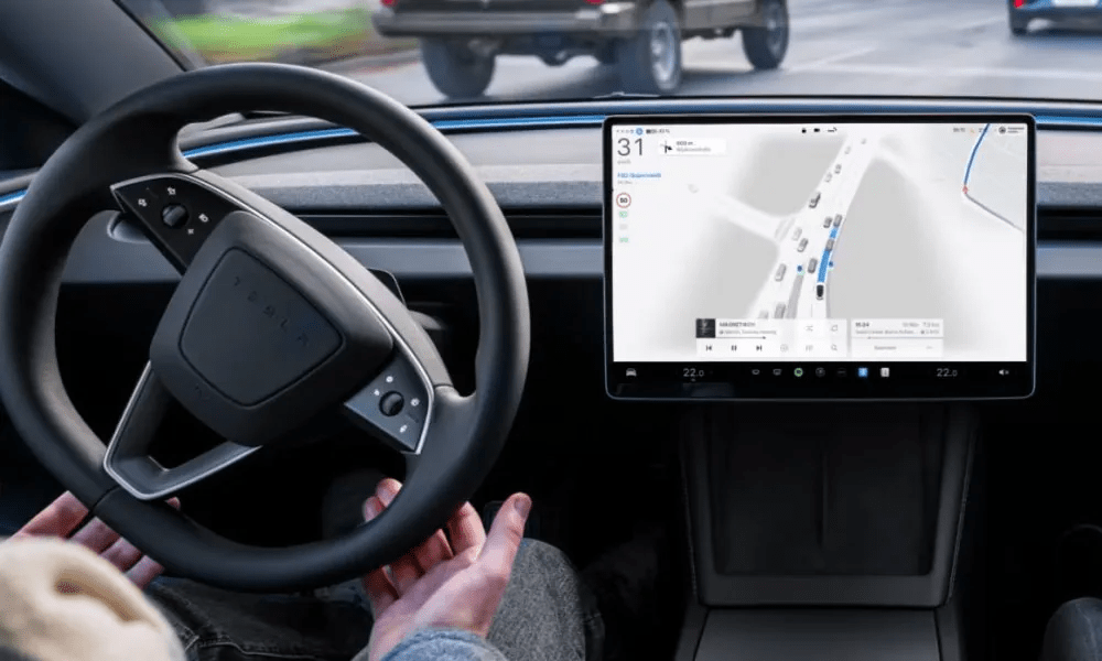 Tesla Summon got insanely good in FSD v14.3.2 — Navigation? Not so much