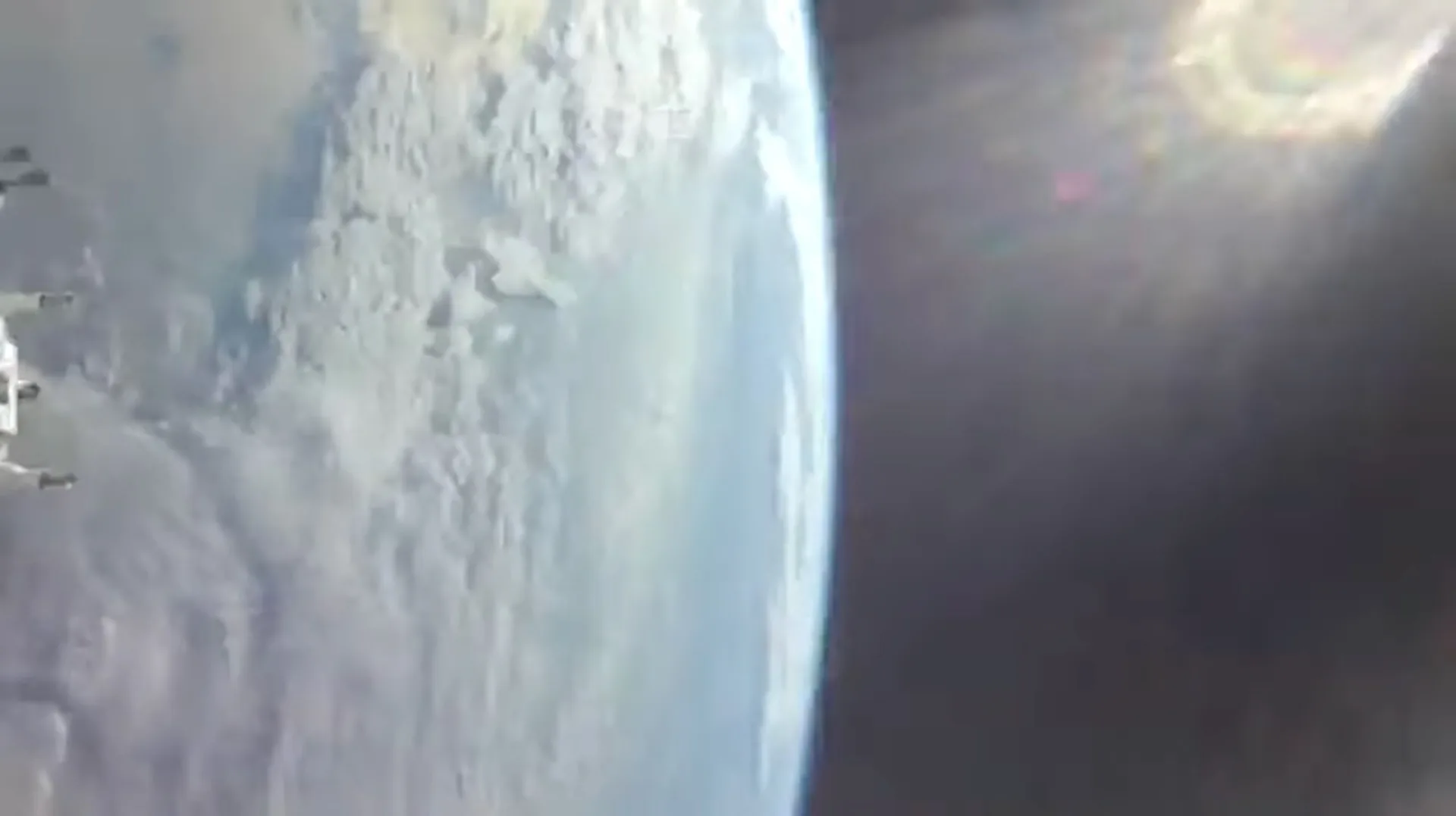 Artemis 2 astronauts head for the moon after make-or-break engine burn (video)