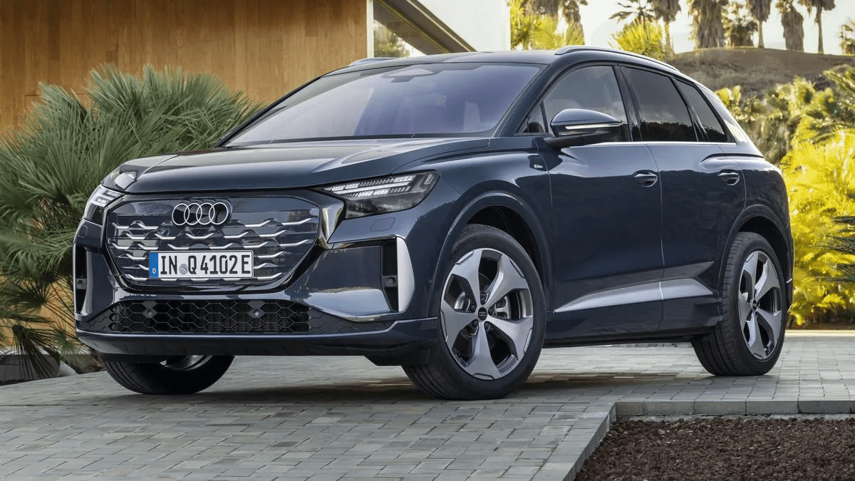 2027 Audi Q4 e-tron facelift sports redesigned interior, better efficiency
