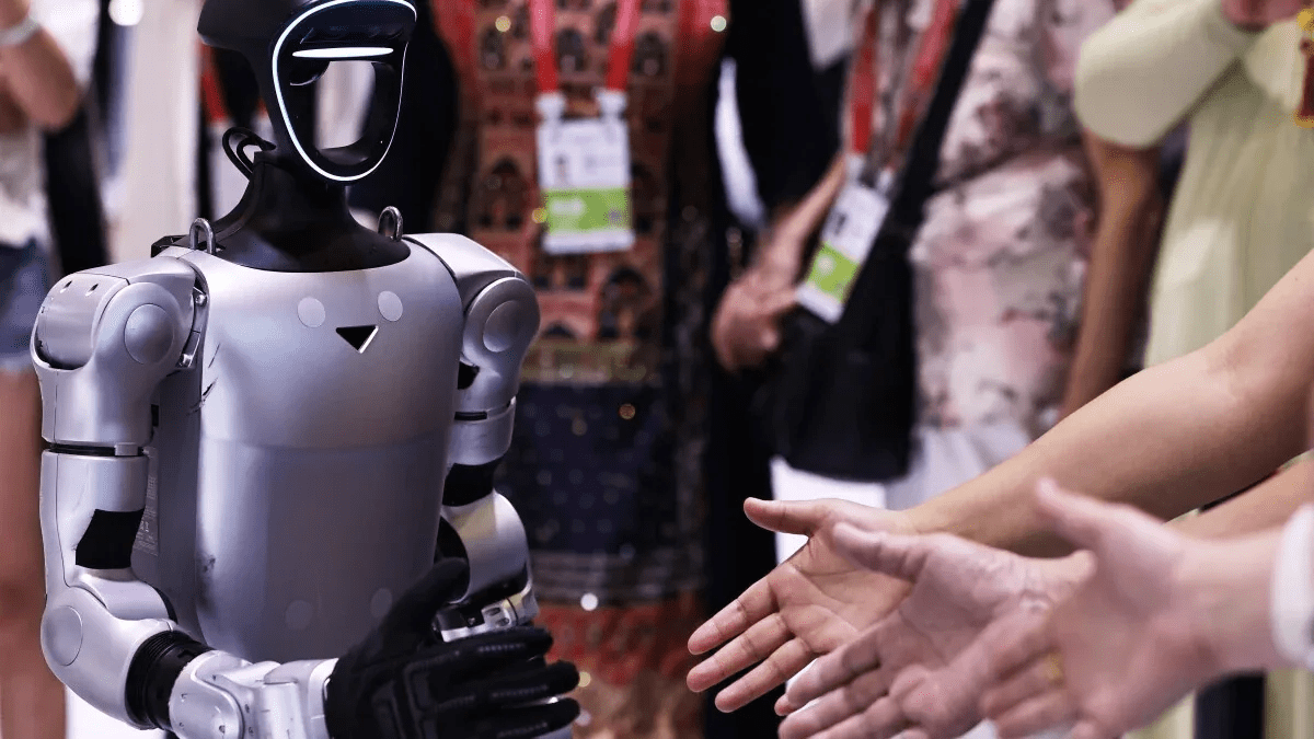 Japan tests robot baggage handlers at Tokyo airport