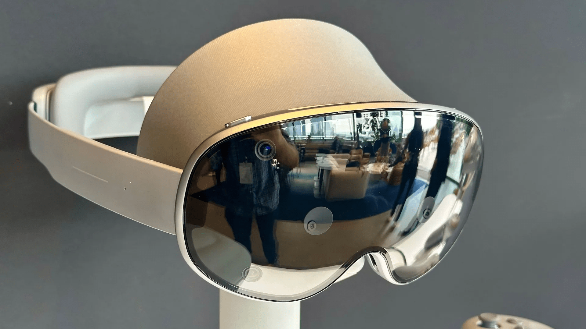 Galaxy XR’s ‘key’ Android Enterprise update makes it viable in healthcare and retail