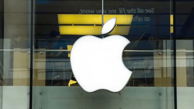 Apple’s foldable iPhone delayed by technical problems