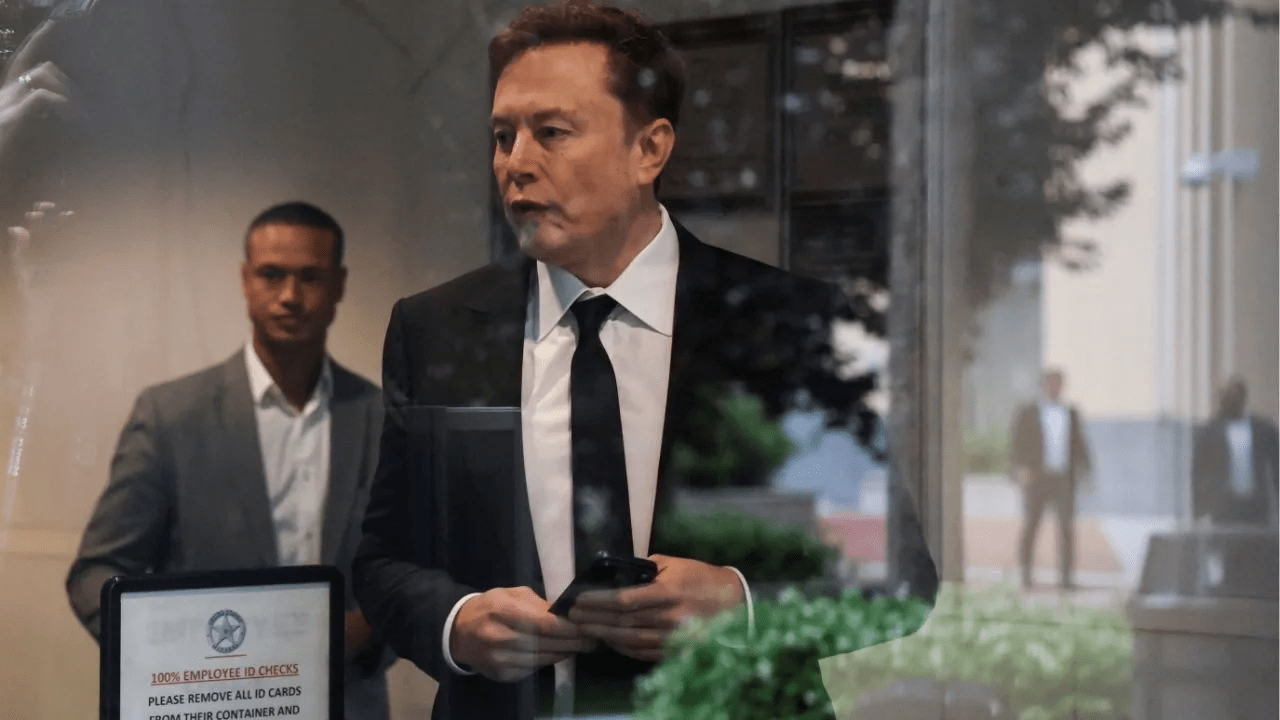 Elon Musk, Apple’s Cook and Boeing CEO Going to China With Trump, Official Says