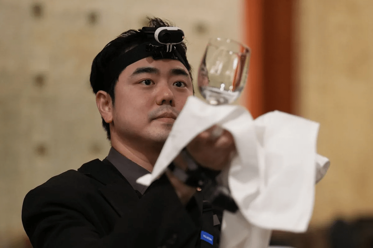 A South Korean startup captures workers’ techniques to develop AI brains for robots