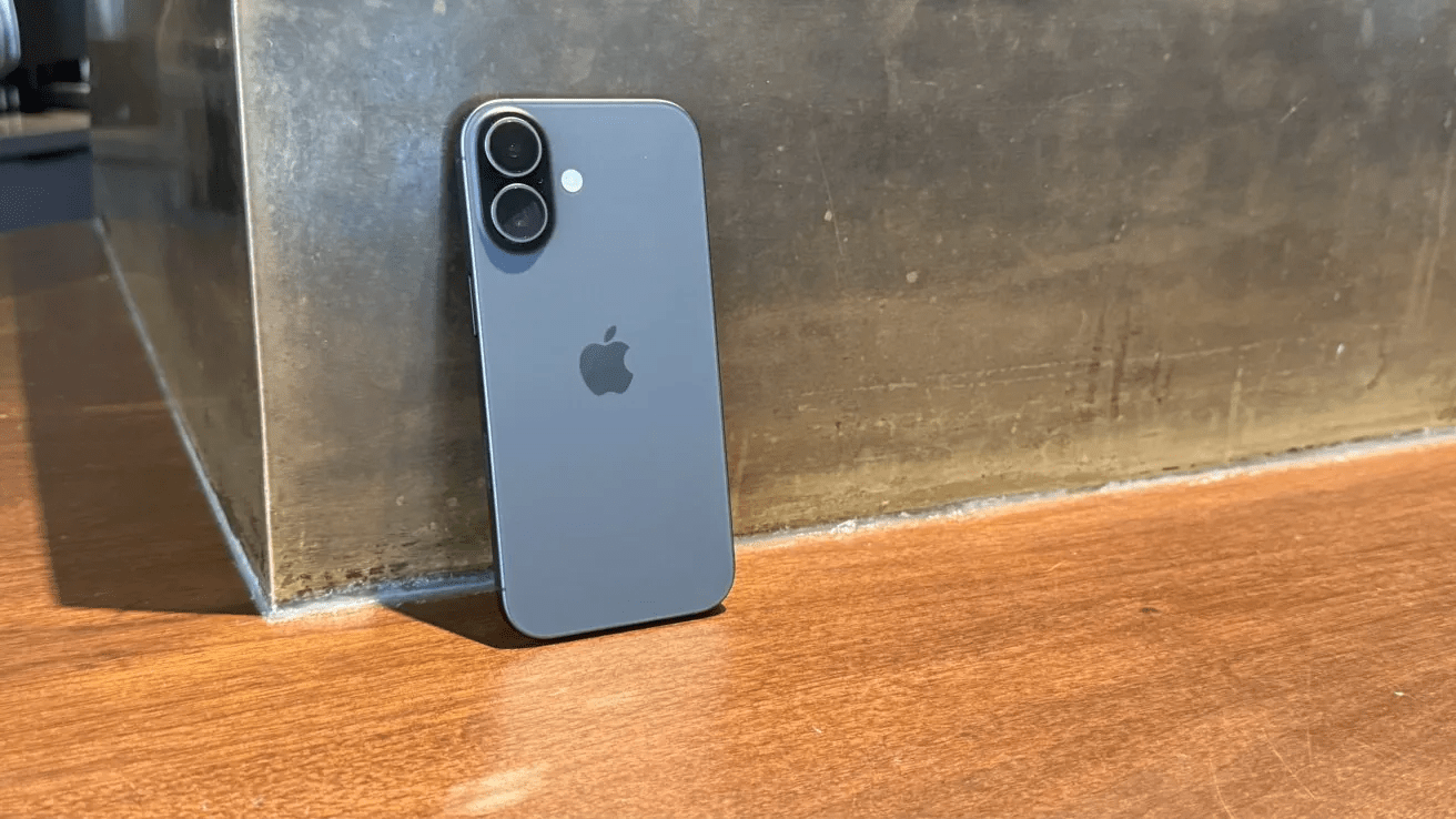 iPhone 17 keeps driving Apple marketshare, as US smartphone sales contract