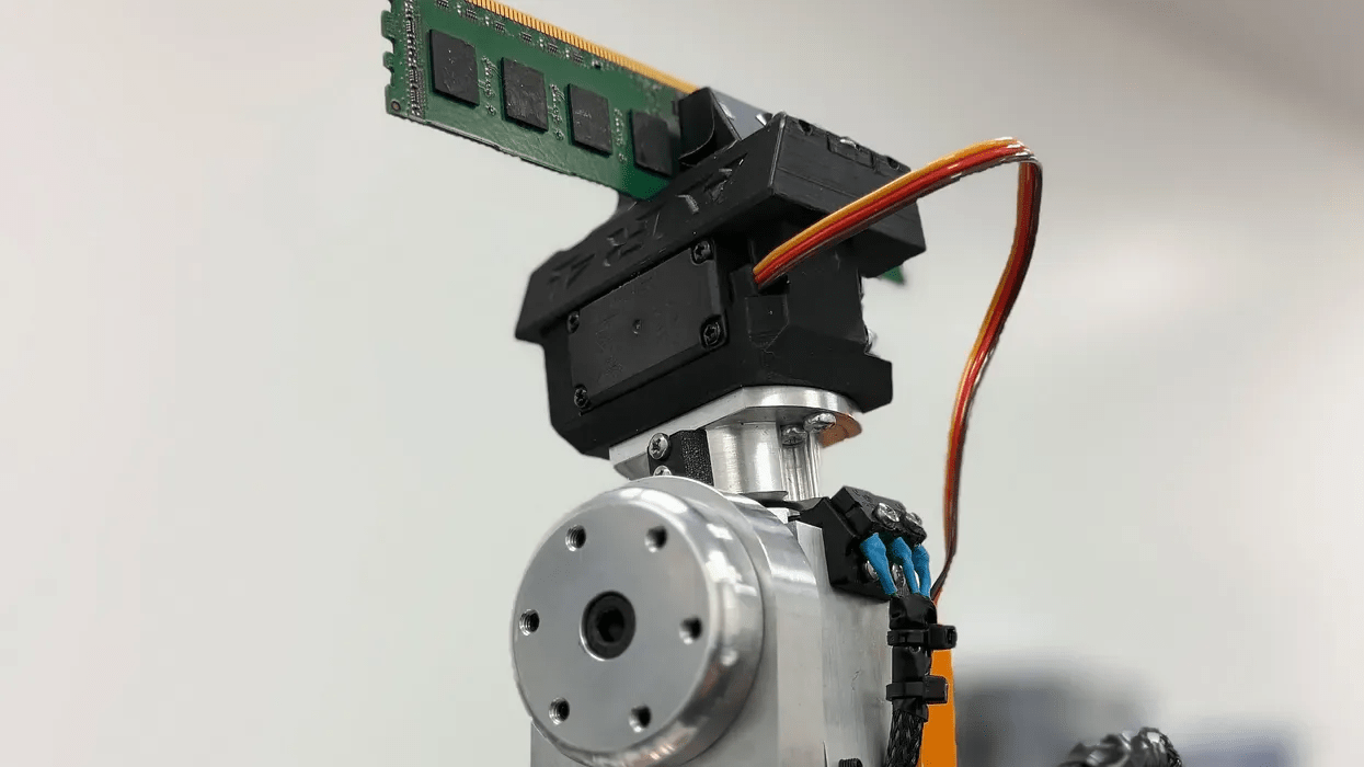 Robots Could Turn E-Waste Into a Source of Legacy Chips