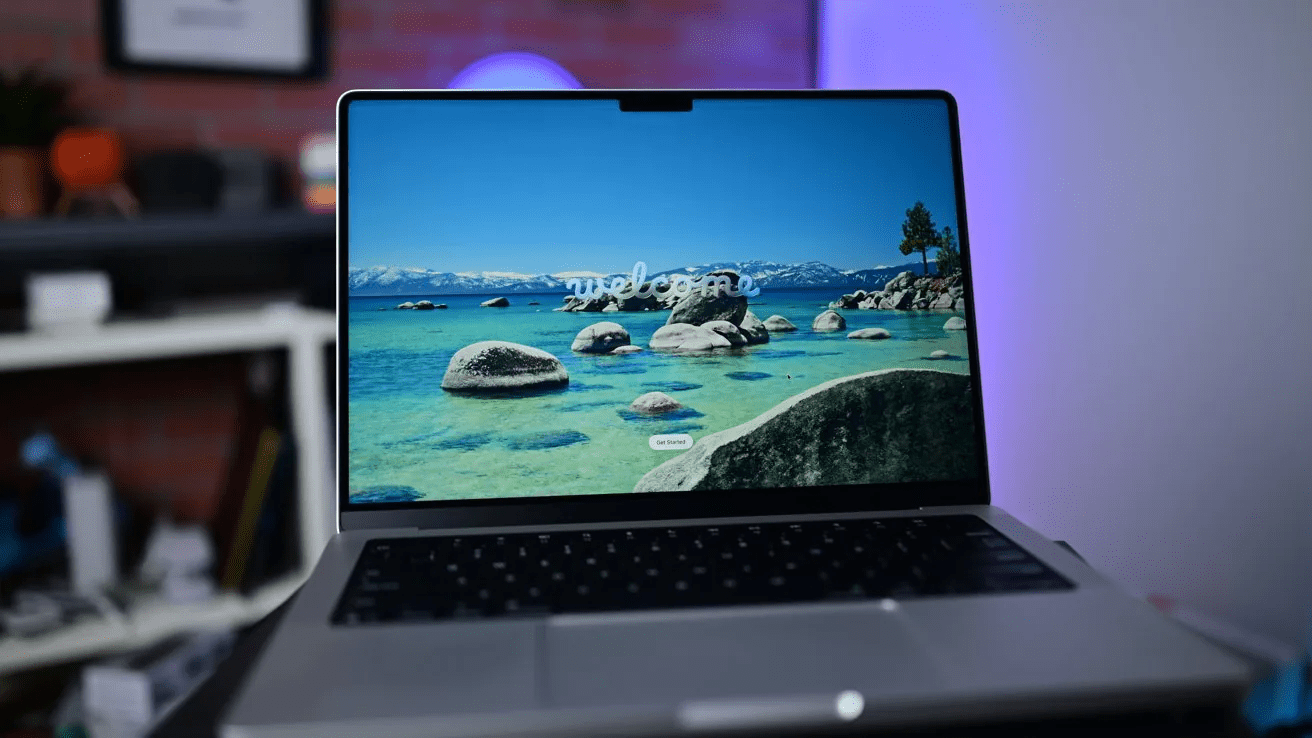 OLED MacBook Pro screens on schedule after manufacturing difficulties