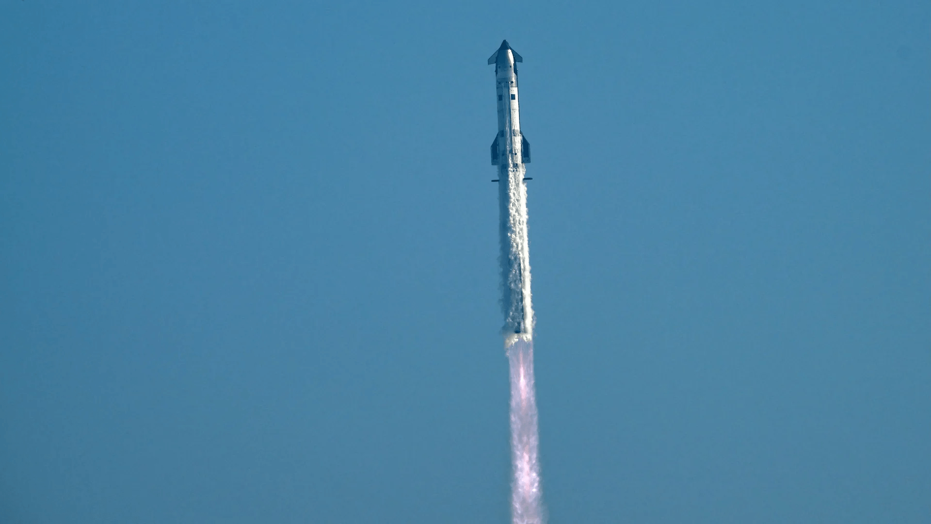 SpaceX just launched Starship V3 — its most powerful megarocket yet — into space for the 1st time in spectacular Flight 12 test (video)