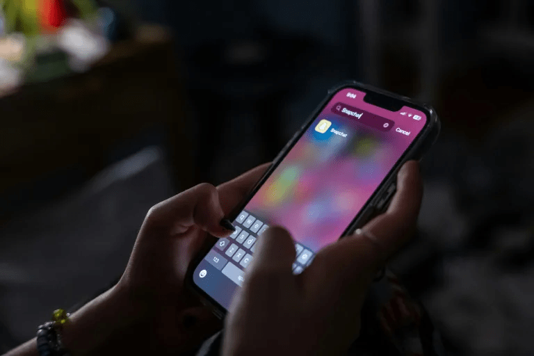 The breakthrough pixel that could put holograms on your smartphone