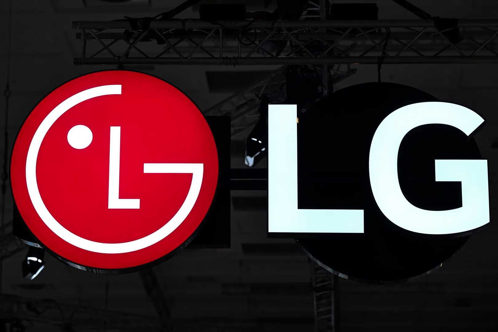 LG Electronics’ shares surge 24% after showing automotive innovations using Google tech