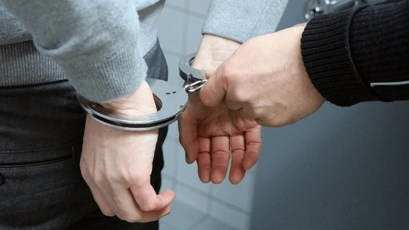 Crime blotter: Man arrrested for $31,000 iPhone theft