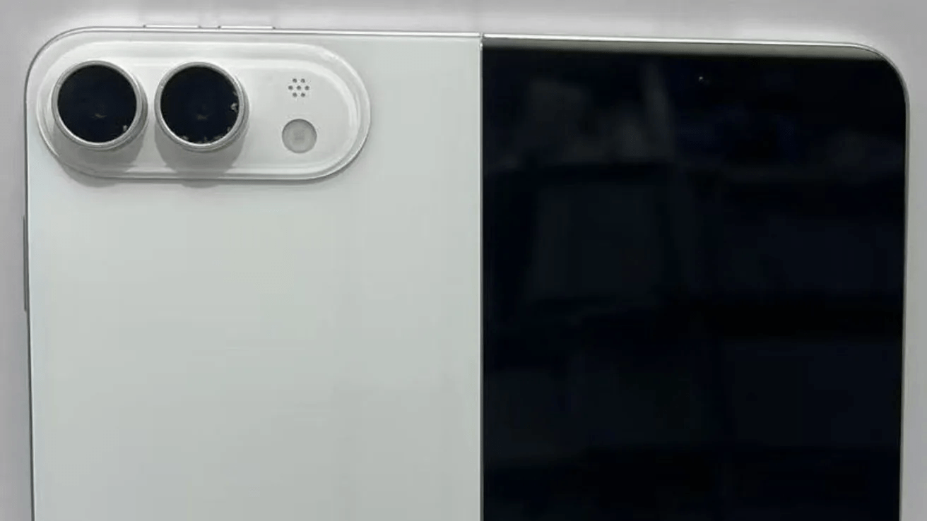 Here’s what the folding iPhone looks like, open and shut
