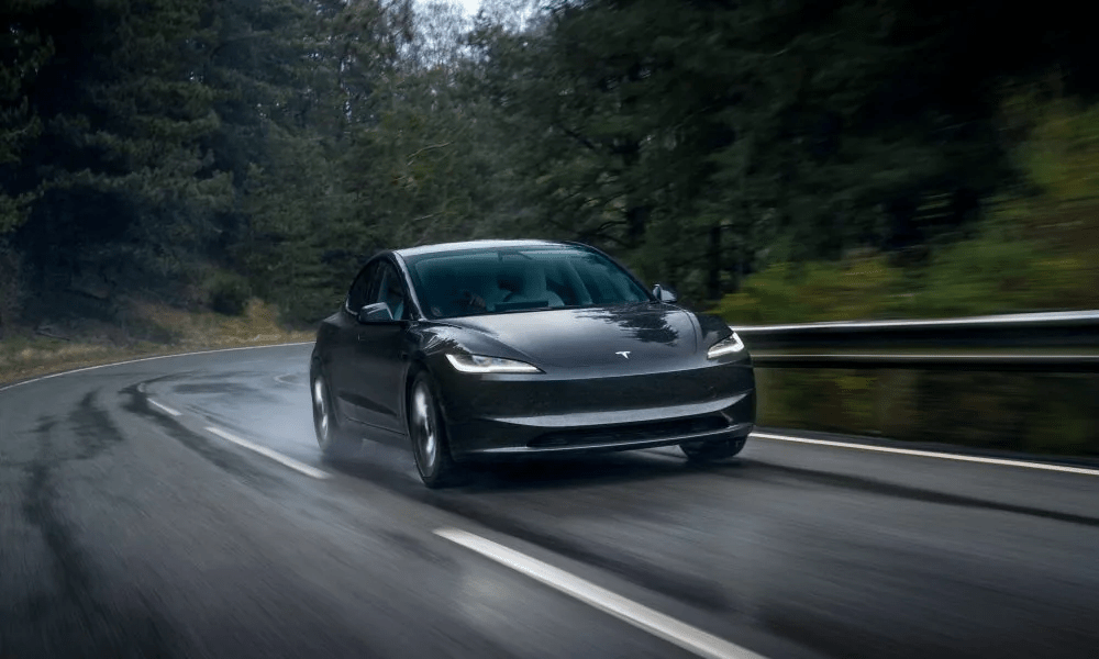 Tesla Model 3’s cheapest trim just got a major accolade