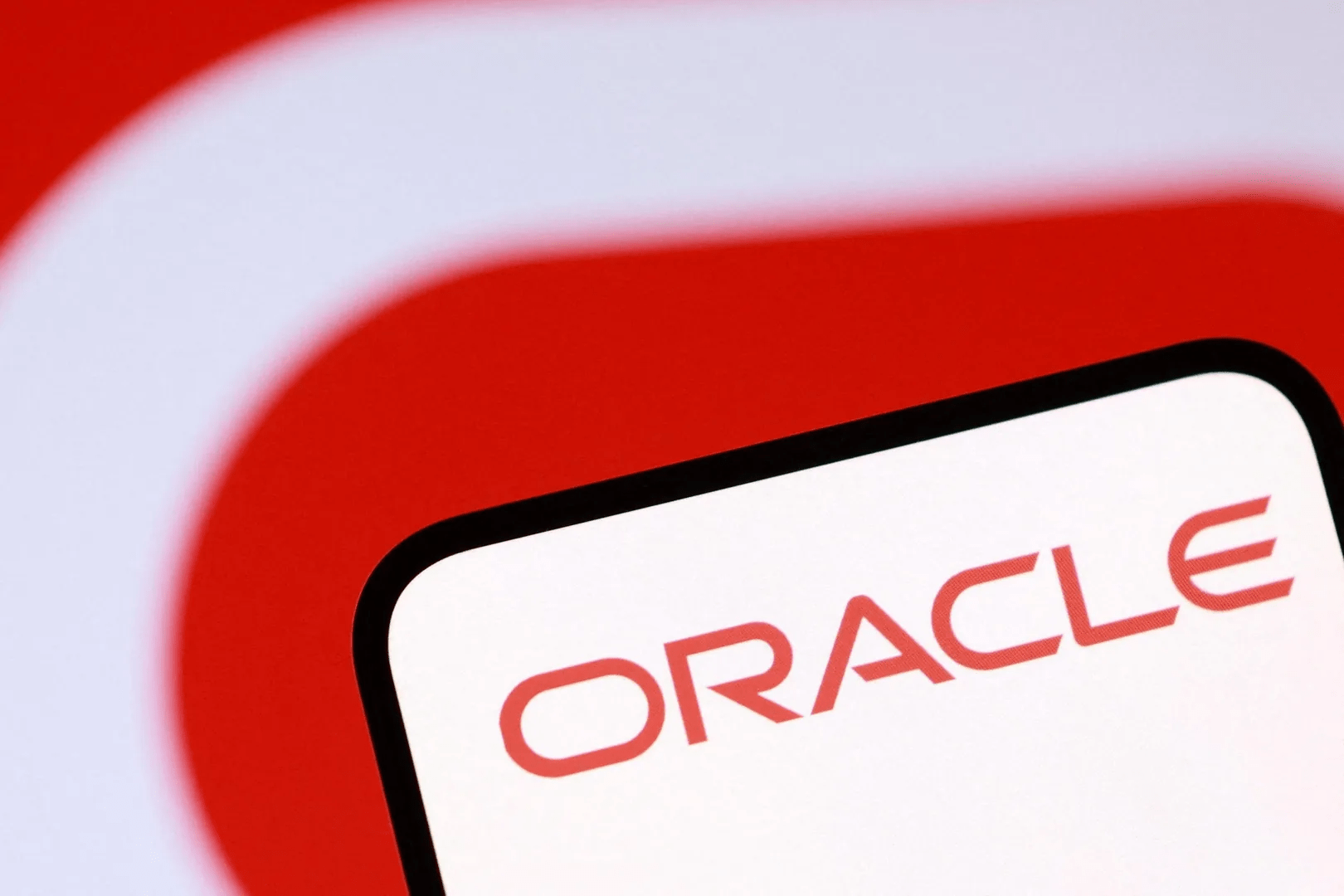 Oracle’s AI spending blows past estimates, raising worries over growing debt