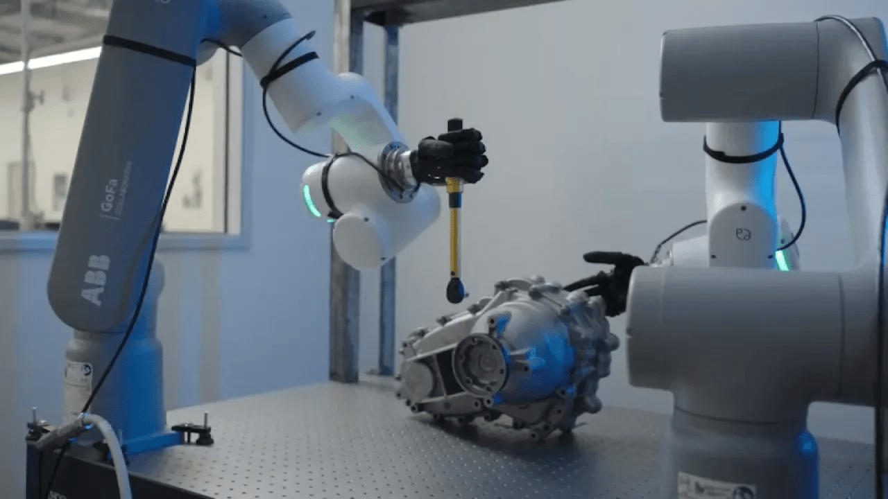 San Diego startup brings bionic hands to factory robots