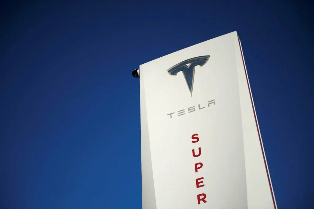 Tesla Shares Slide Despite Record Q2 Deliveries as Investors Weigh Robotaxi Timeline