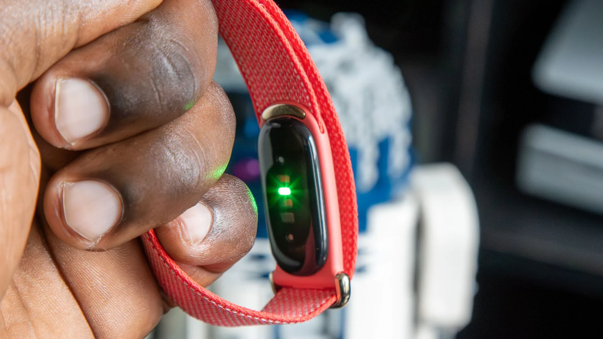 Does the Fitbit Air support automatic activity detection?