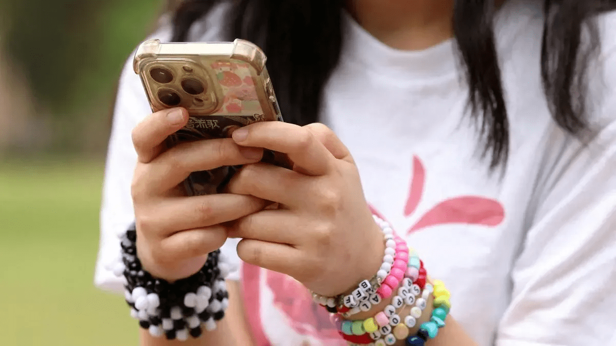 Most Australian teens still on social media three months after under-16 ban began: Study