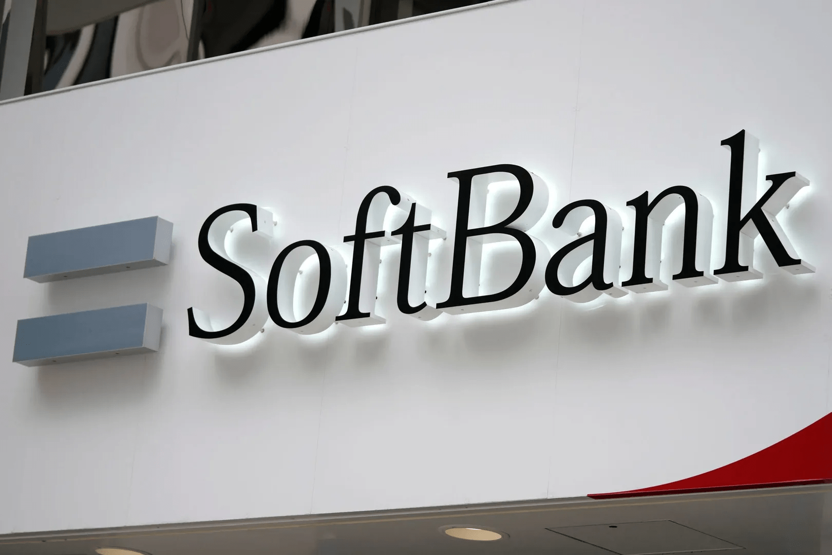 SoftBank profits drop 18%, stock falls 4% in Tokyo