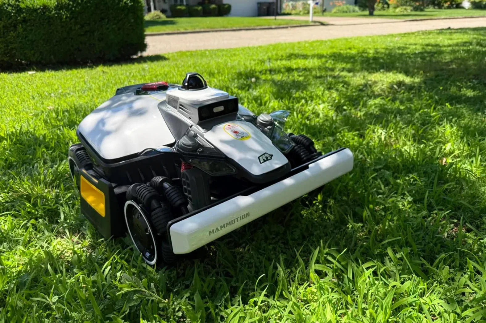 Mammotion LUBA mini 2 AWD 1500 REVIEW A Smart Robotic Lawn Mower That Makes Yard Work Easy