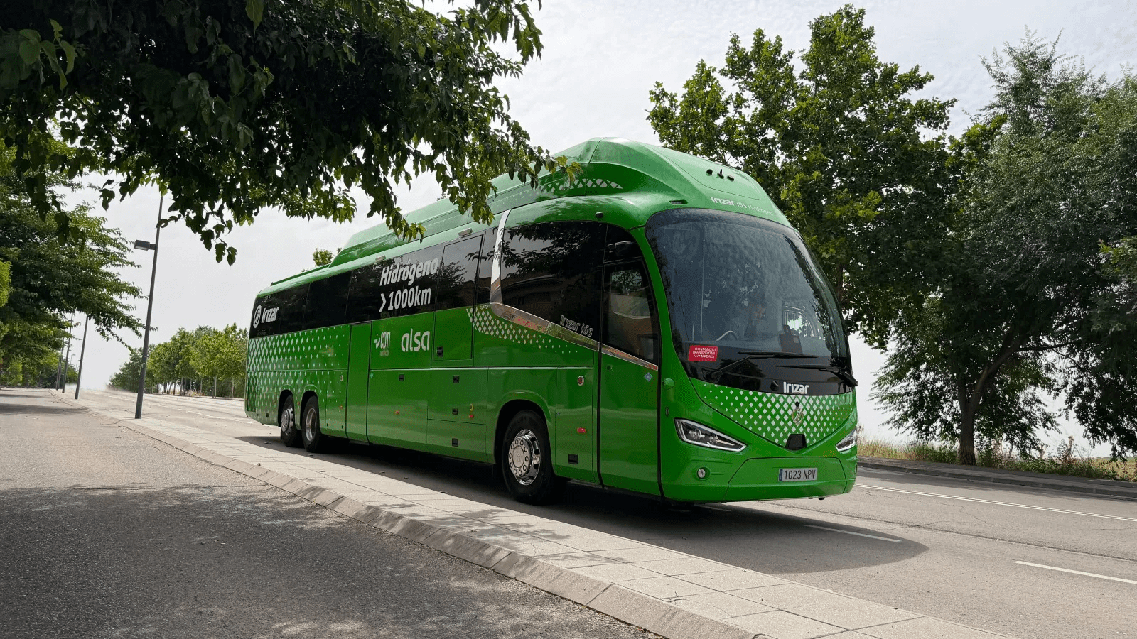 Fuel Cell Trucks And Buses Are Still Coming, And They Still Need More Green Hydrogen