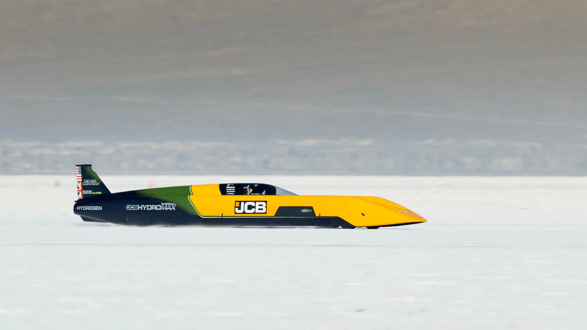 Hydrogen-powered ‘rocket car’ tops 400 mph in record-breaking test (video)