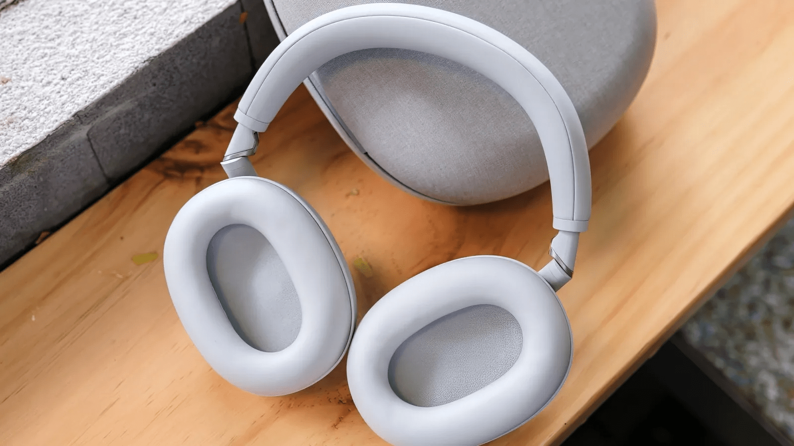 4 Headphone Brands With Software That Really Makes A Difference
