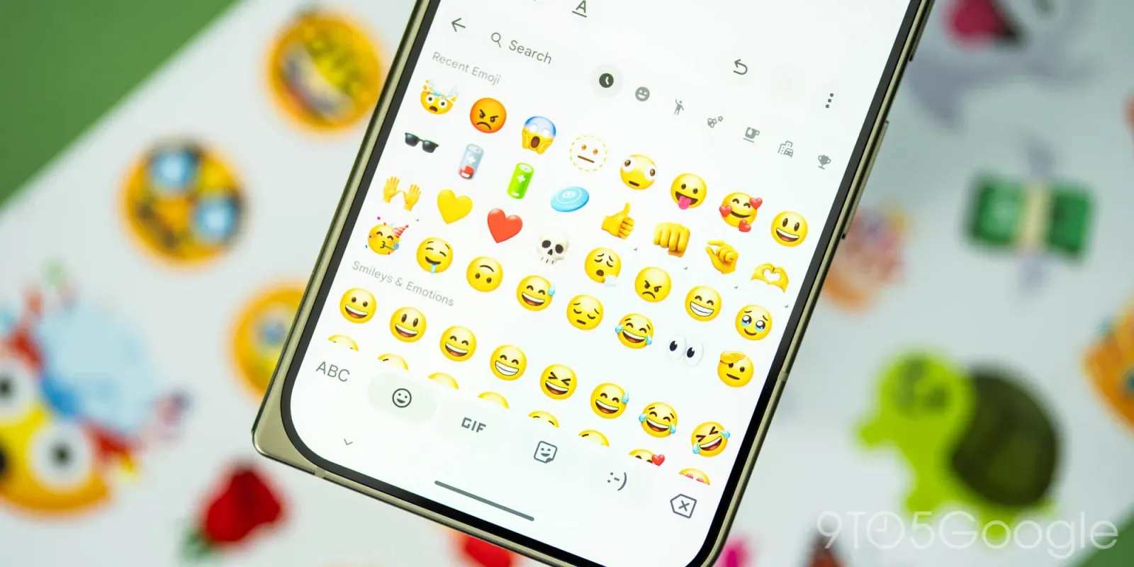Gboard starts rolling out new ‘Emoji size’ setting