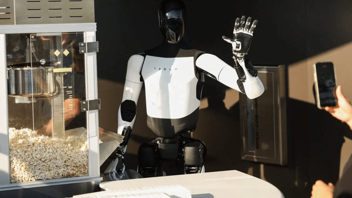 Elon Musk: No One Gets Free Bread Until I Have Replaced Every Worker With a Robot