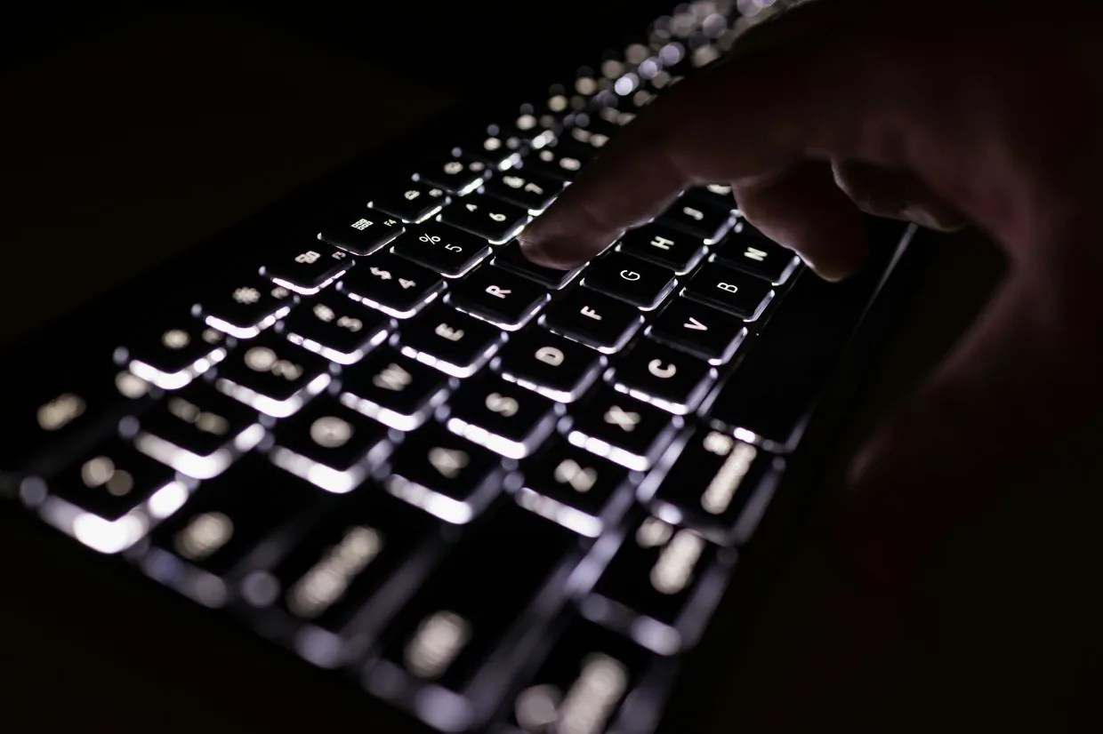 AI firms debate putting cyber tests online after model hacks