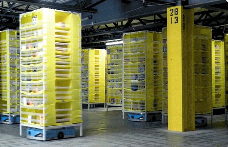 The differences between decentralized and centralized power in swarm robotics