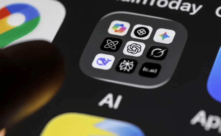 Las plataformas de IA ChatGPT, Gemini, Claude y Grok sufren una caída a nivel global