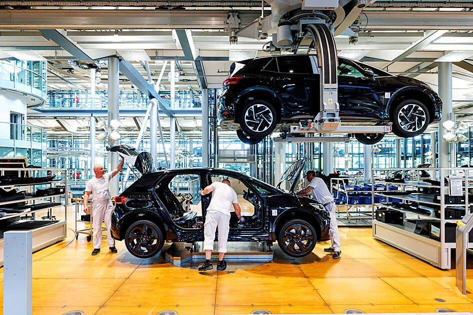 Volkswagen board backs 50,000 further job cuts