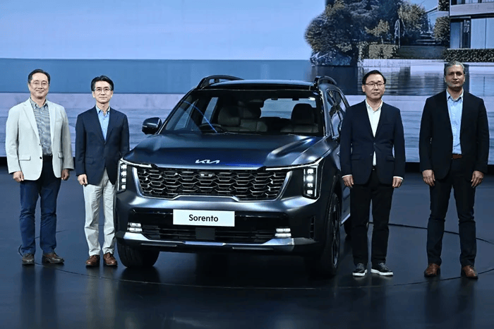Kia Sorento India Prices Start at ₹27.99 Lakh; Hybrid AWD, Level 2+ ADAS and 10 Airbags Offered