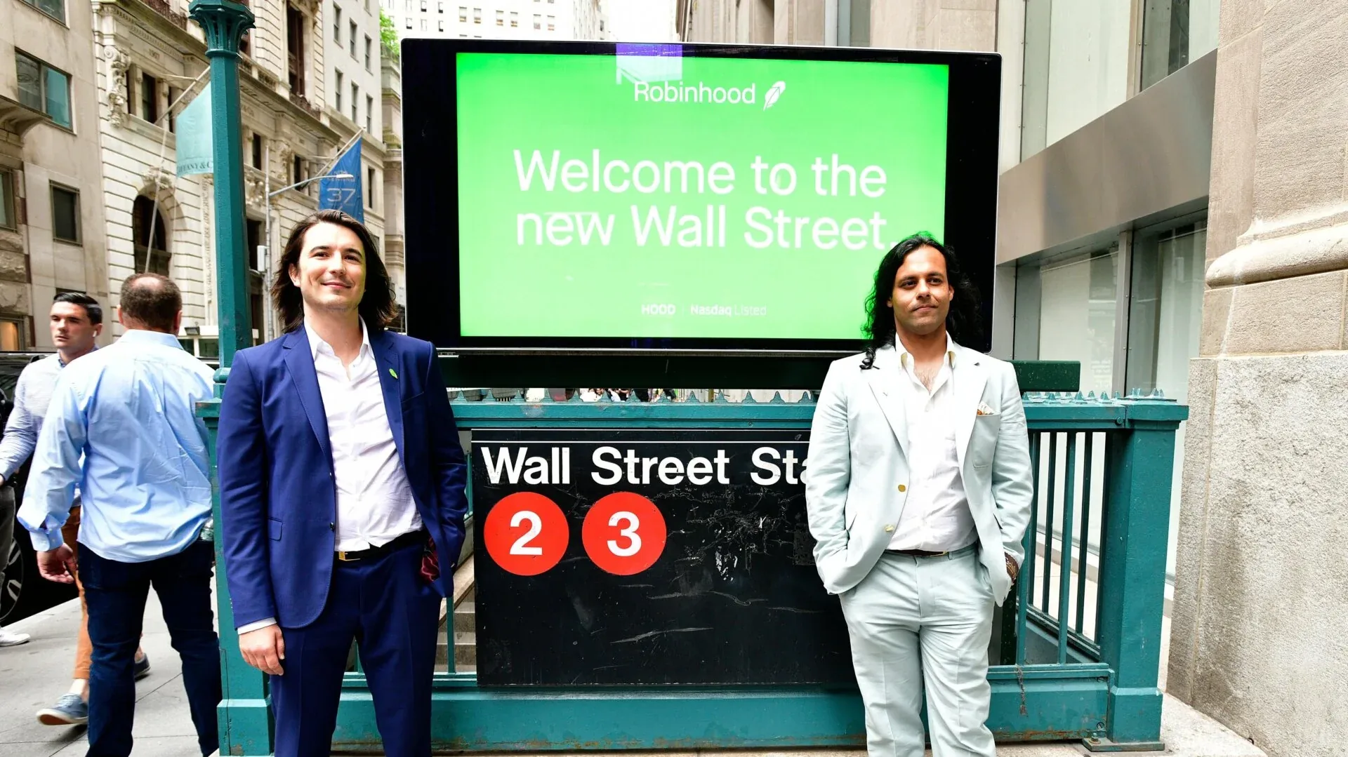 AMC CEO Furious at Robinhood for Tokenizing Stock Without Permission