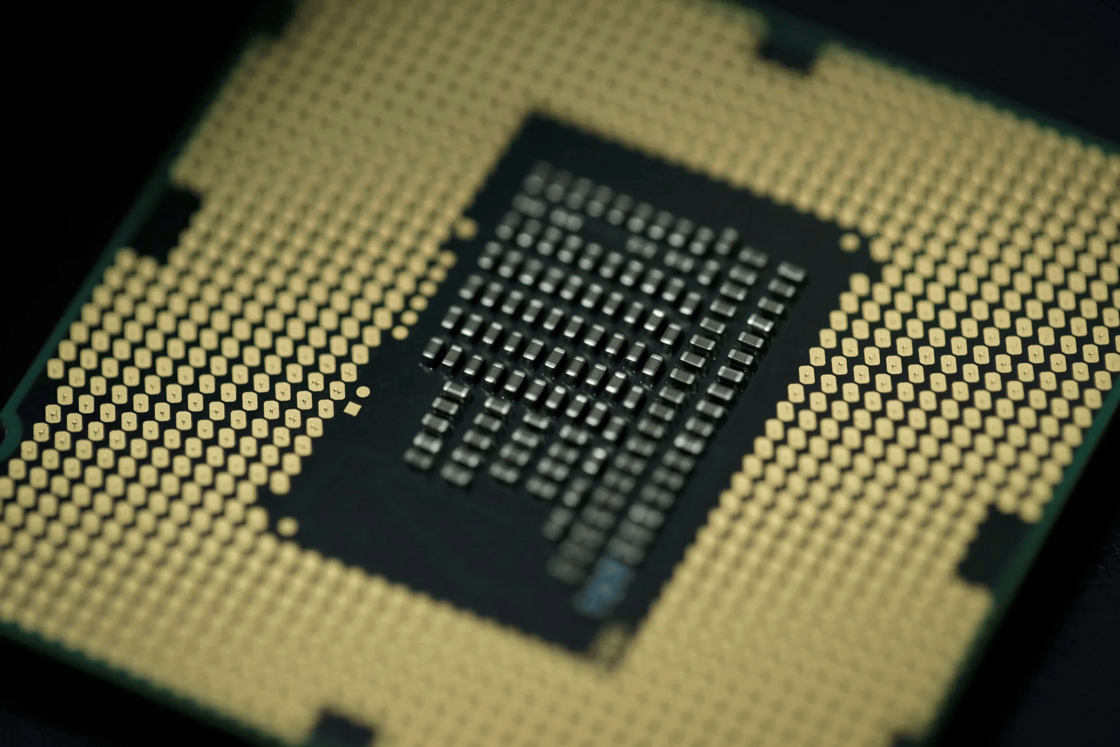 TSMC, Samsung, and Intel Back 12-Inch Photomask Standard to End 30% High-NA EUV Throughput Loss