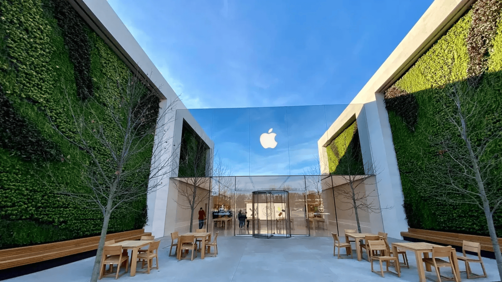 Apple planning three major changes for its retail stores, per report