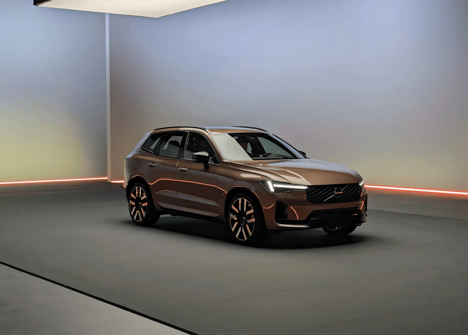 Volvo Upgrades the XC60 & XC90 Plug-in Hybrids with Significantly More Fully Electric Range