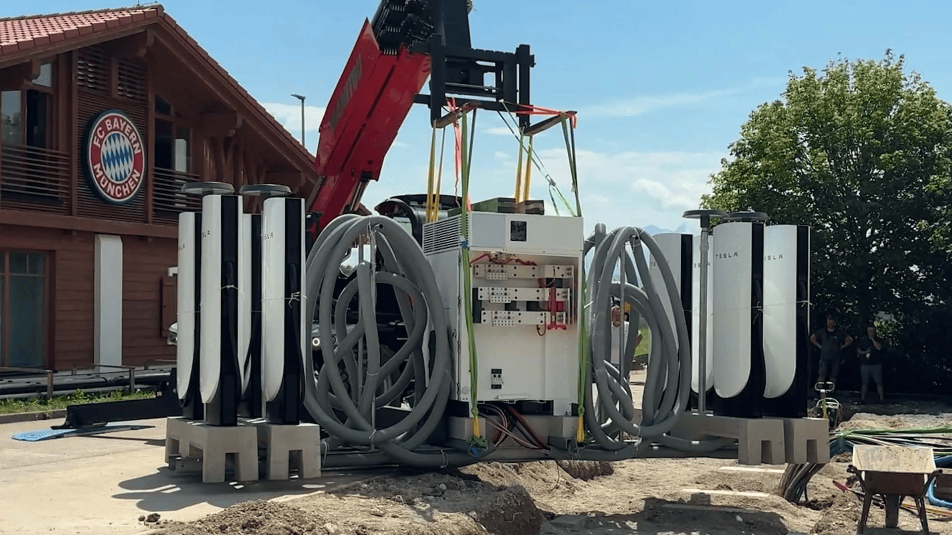 Tesla’s New ‘Accordion’ Superchargers Promise Instant Commissioning