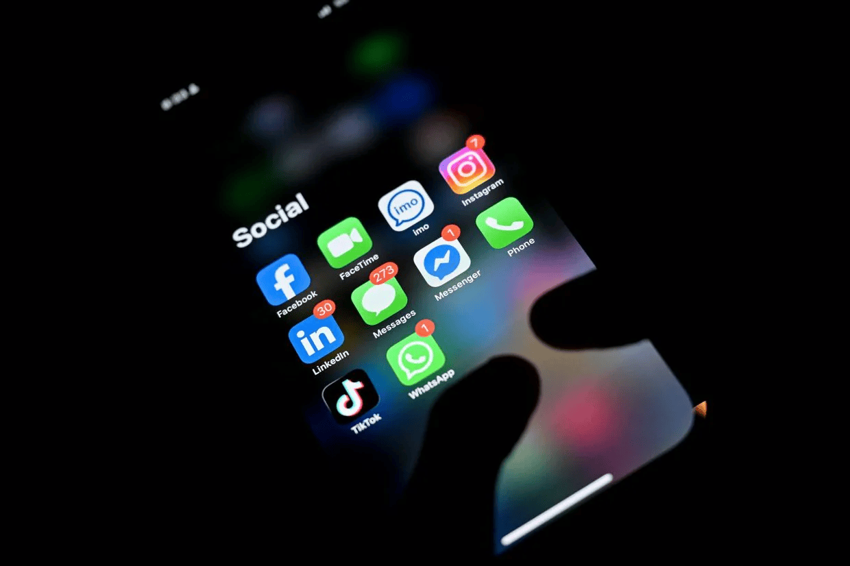 Kids and social media: what would change under new EU law