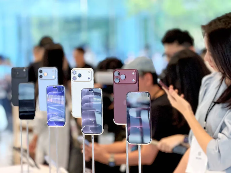 Early buyers snap up iPhone 18 Pro models