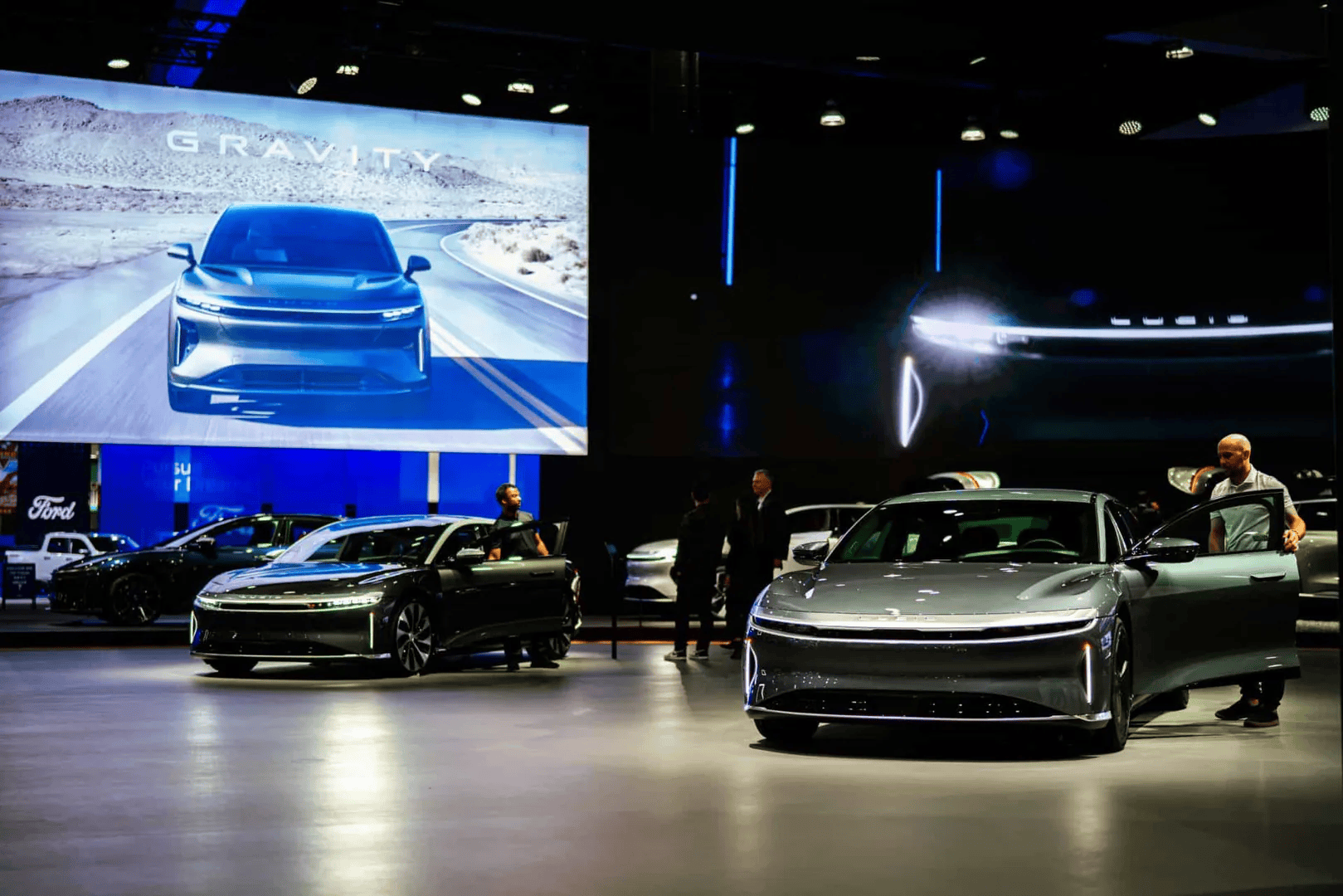 UAE consumers show growing interest in hybrid and electric cars