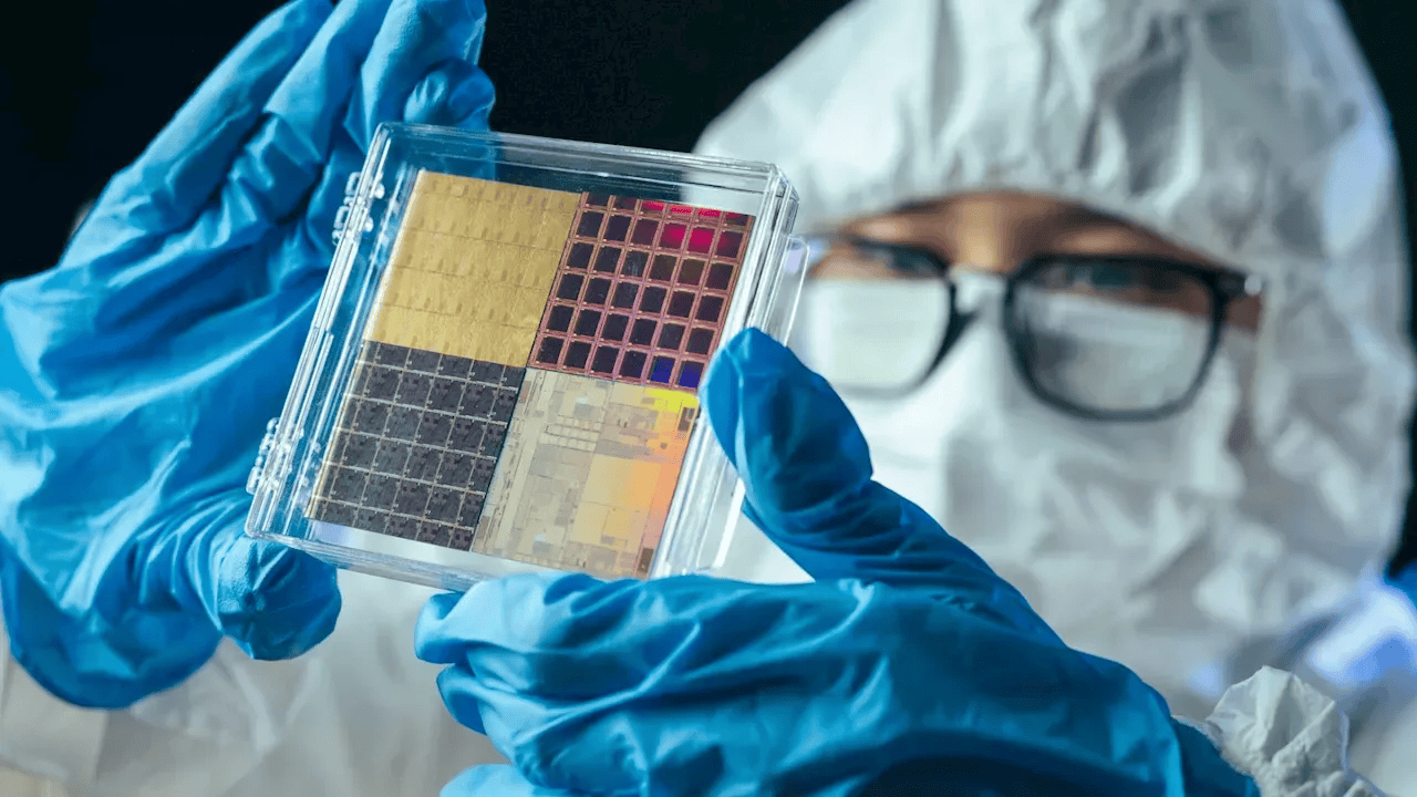 Perovskite-silicon solar cell hits 34% efficiency, record-level voltage