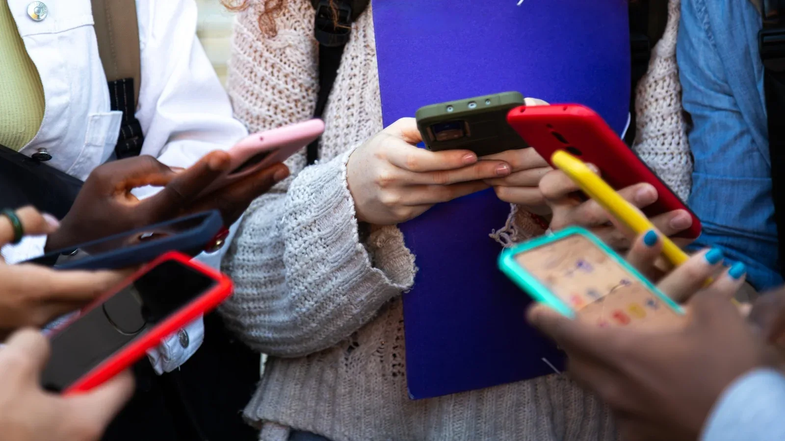 EU urged to act faster on online risks facing children