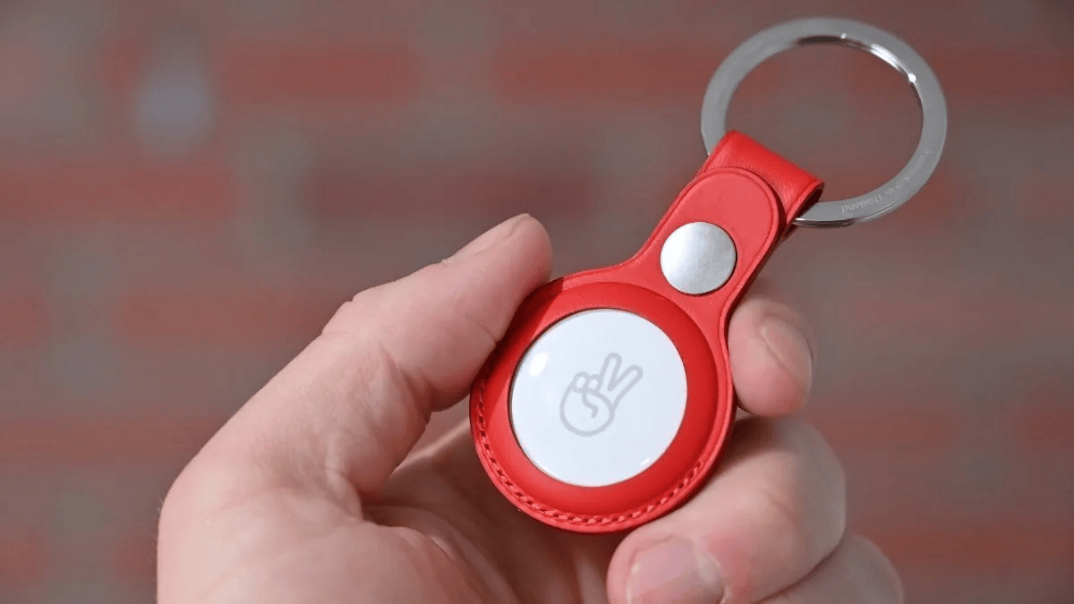 AirTag stalking victim says iPhone didn’t warn her, so she’s suing Apple