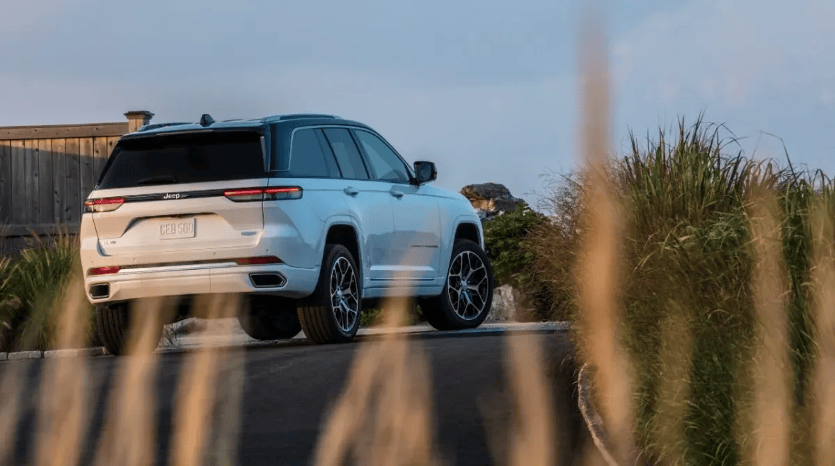 The Jeep Grand Cherokee 2028 prepares a brutal change under the hood